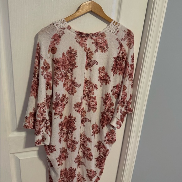 Pink flower sweater-stitch fix - Picture 5 of 5